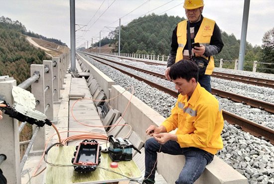 china railway shierchen support project optical fiber cable installation