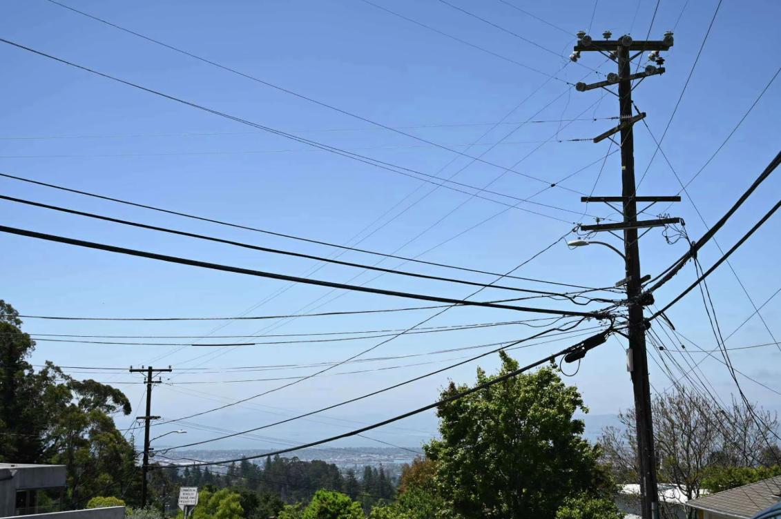 Aerial fiber optic cable